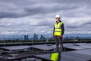 Saulės modulių stogo dangos iš Švari Energija